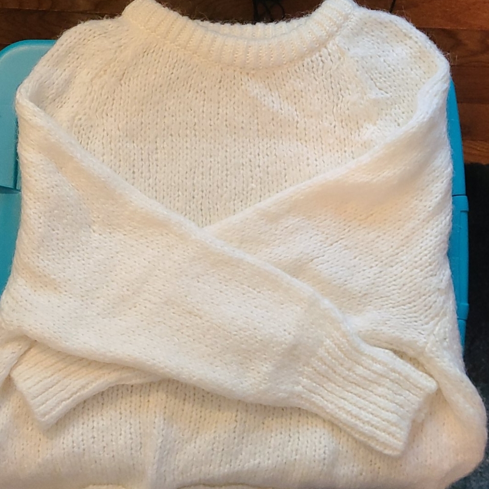 Clean Fluffy Zara Knit Sweater